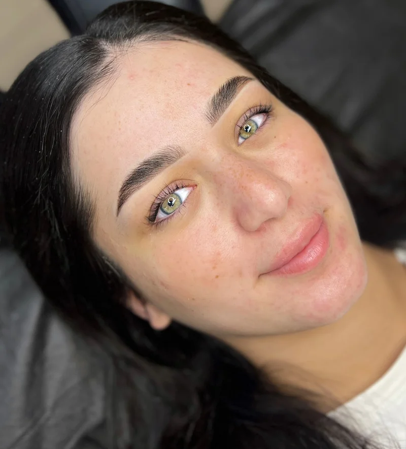 עבודת איפור קבוע בגבות מס׳ 98 – סטודיו סיון חן פתח תקווה